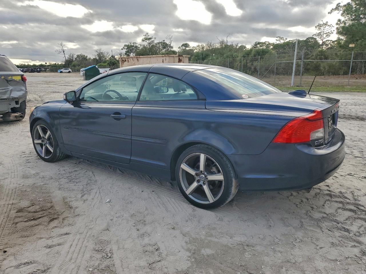 Lot #3317755099 2012 VOLVO C70