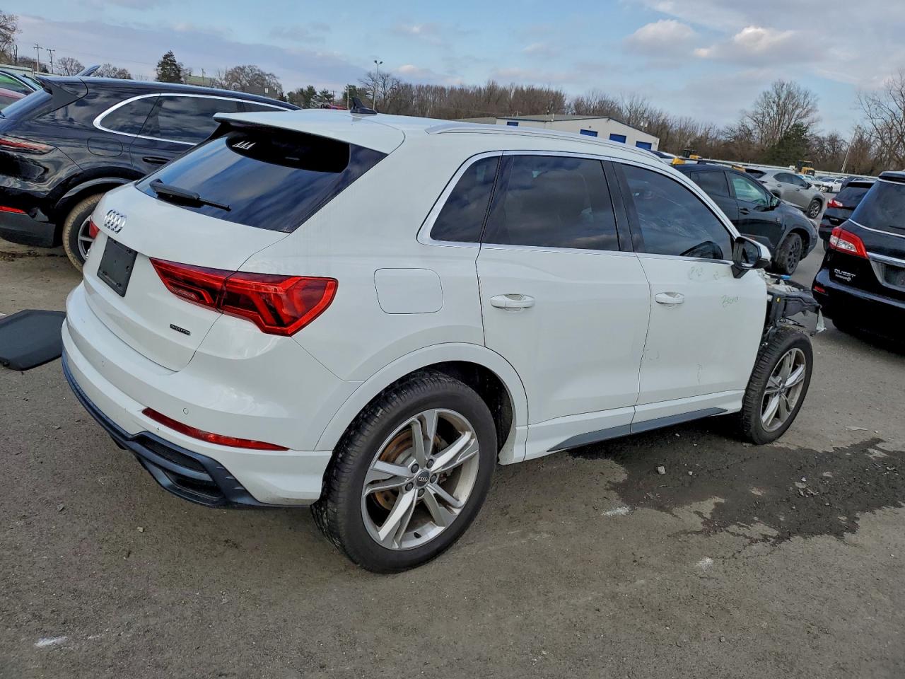 AUDI Q3 PREMIUM S LINE