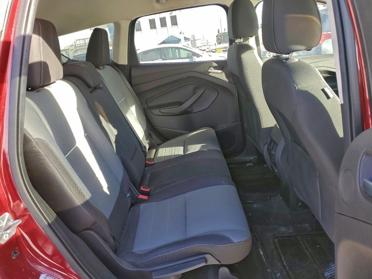 FORD ESCAPE SE