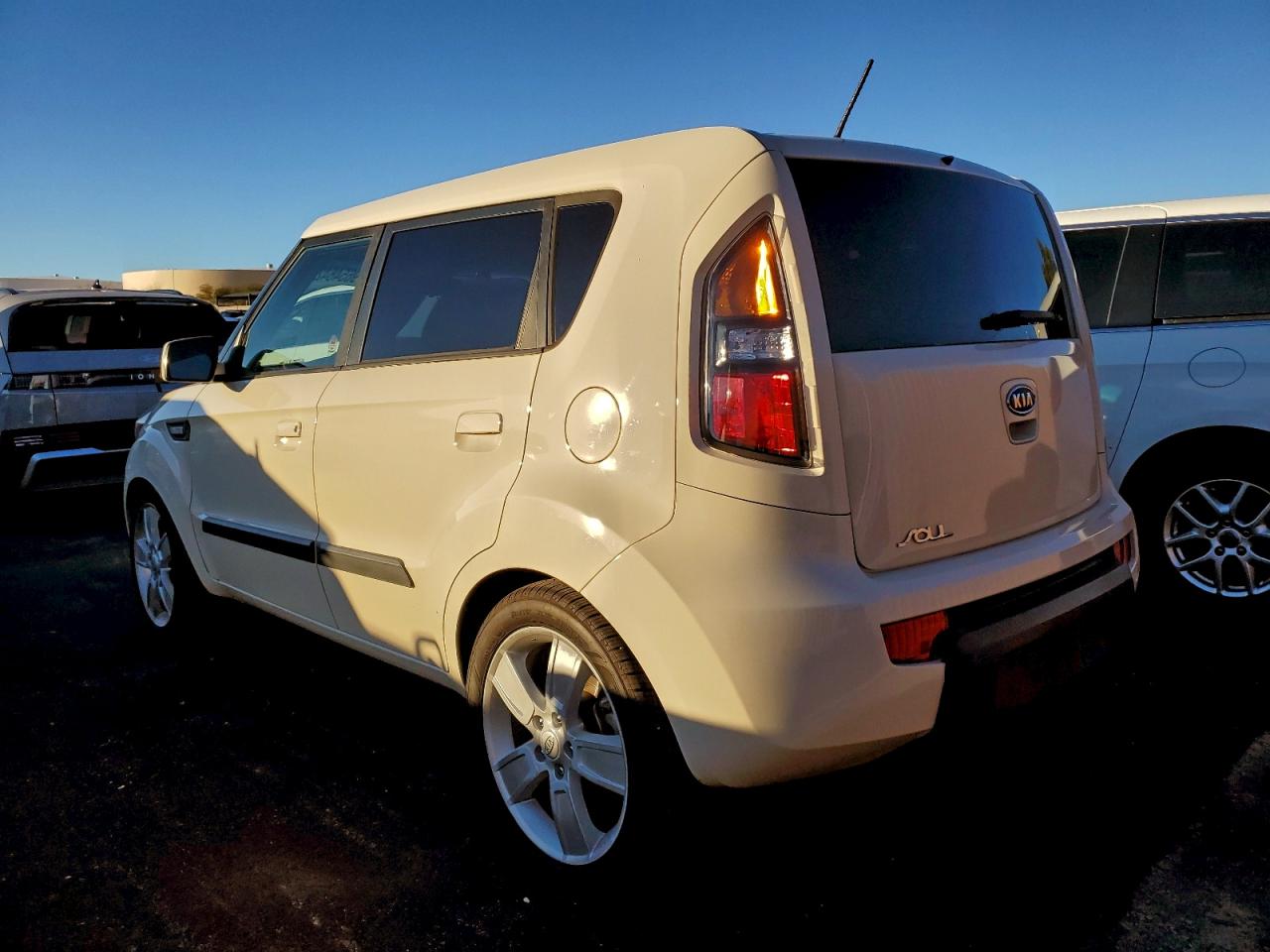 KIA SOUL +