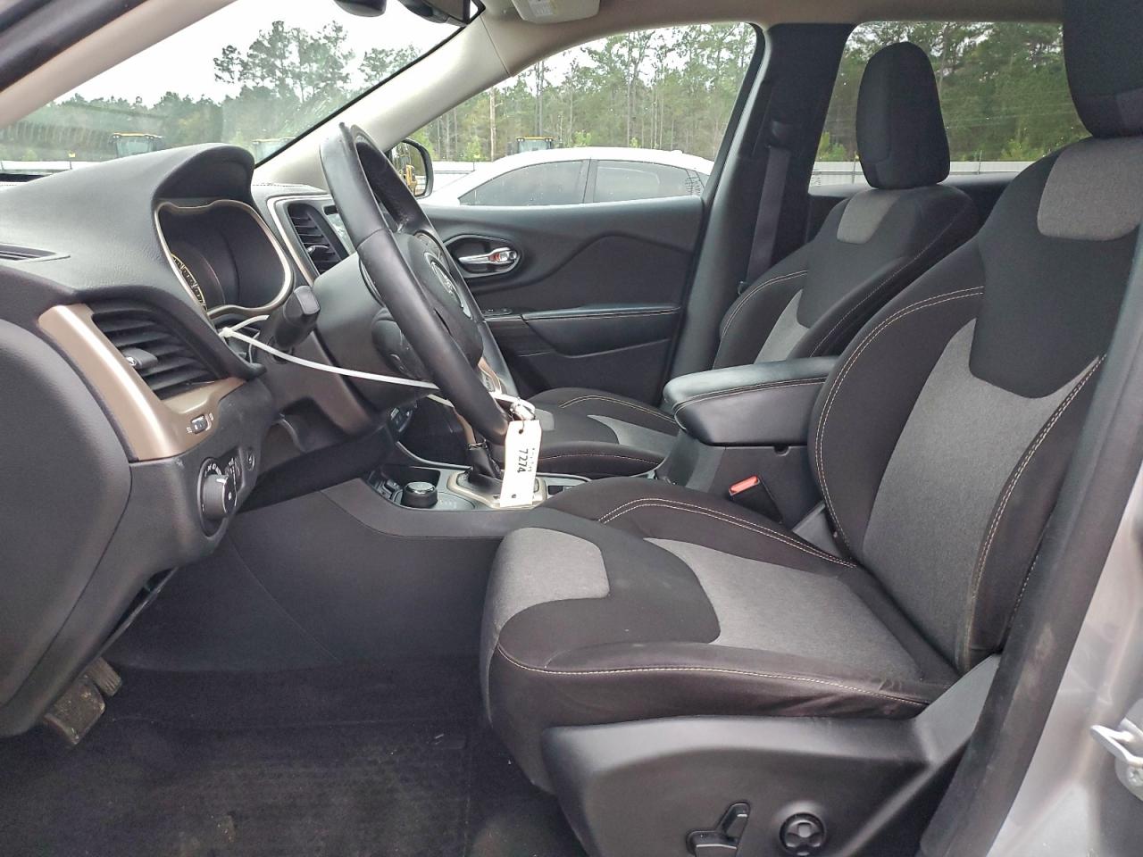 JEEP GRAND CHEROKEE LATITUDE