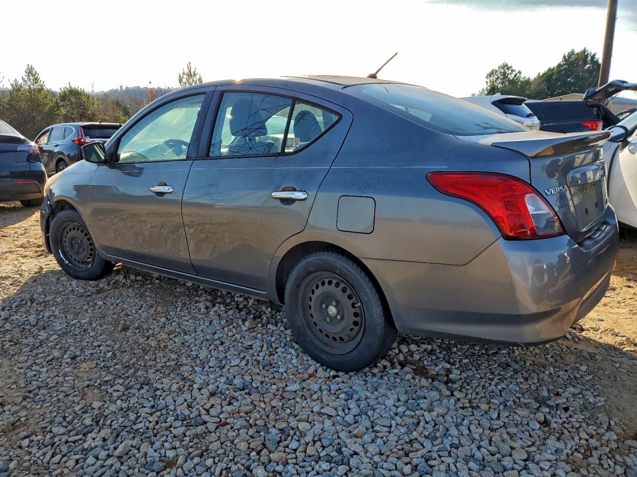 NISSAN VERSA S