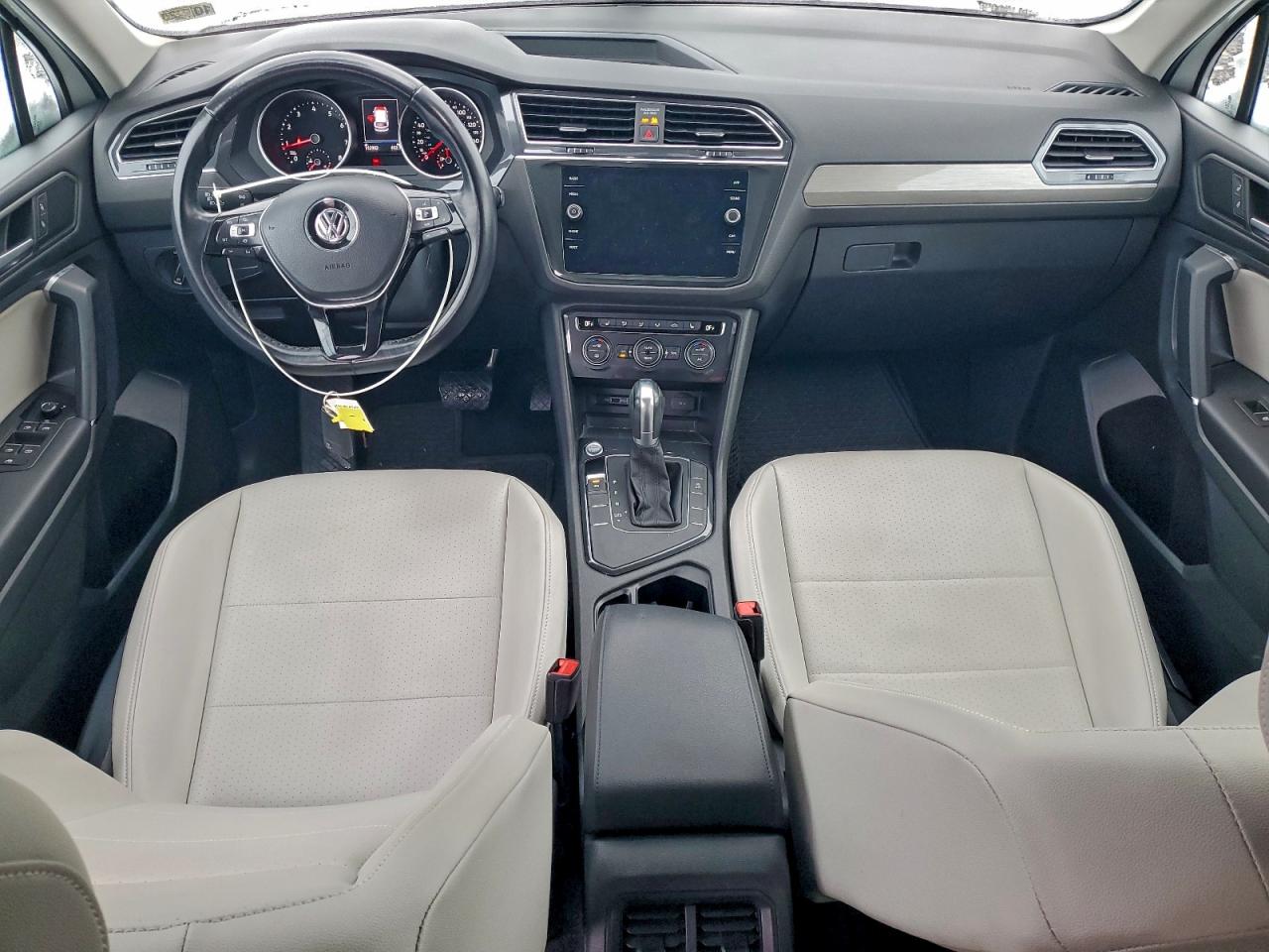 VOLKSWAGEN TIGUAN SE