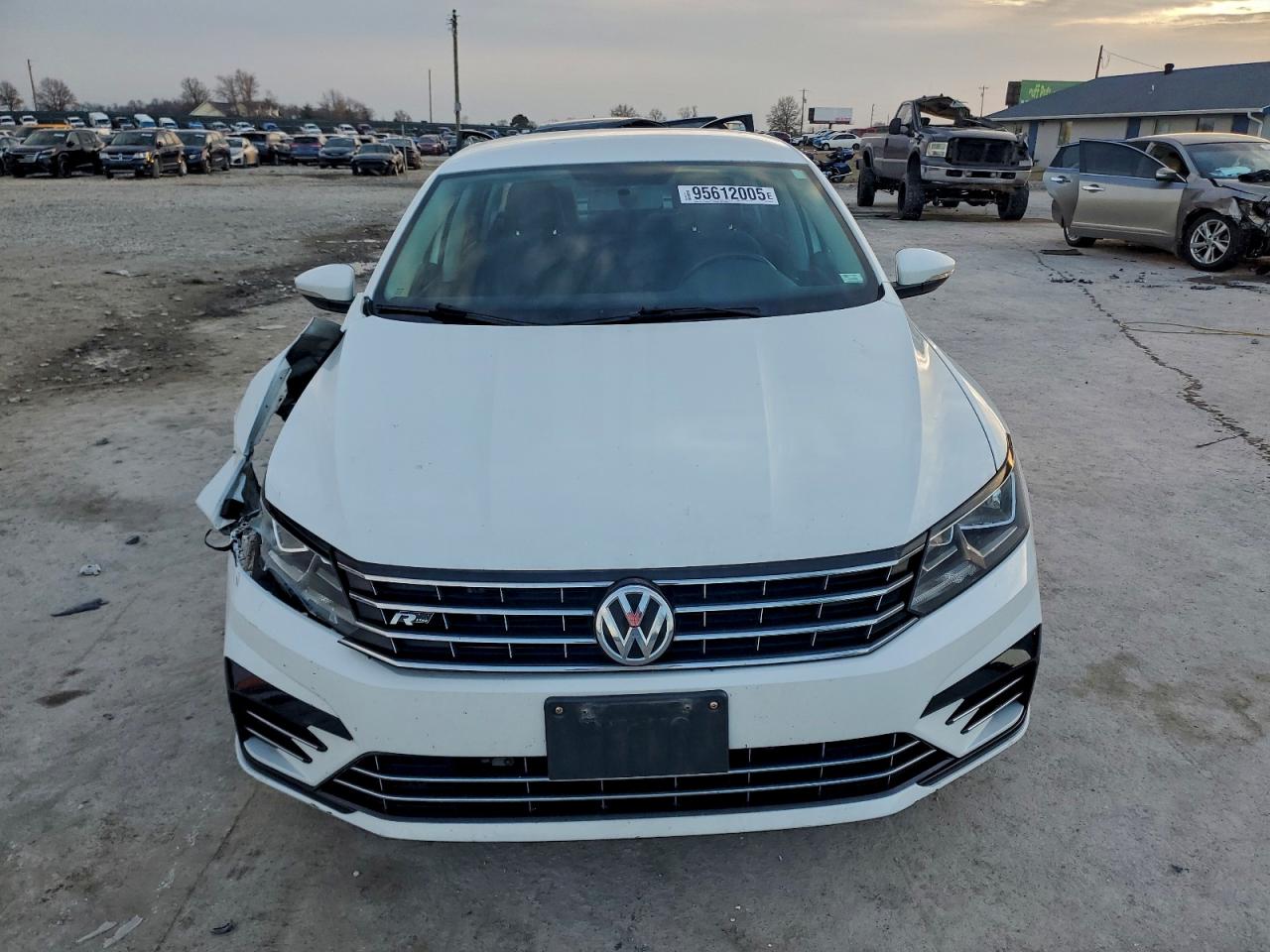 VOLKSWAGEN PASSAT S