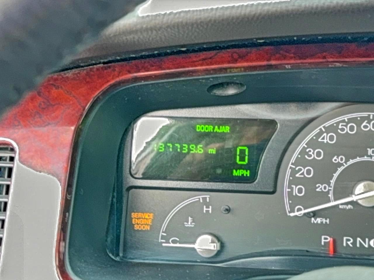 Lot #3311754725 2003 LINCOLN TOWN CAR S