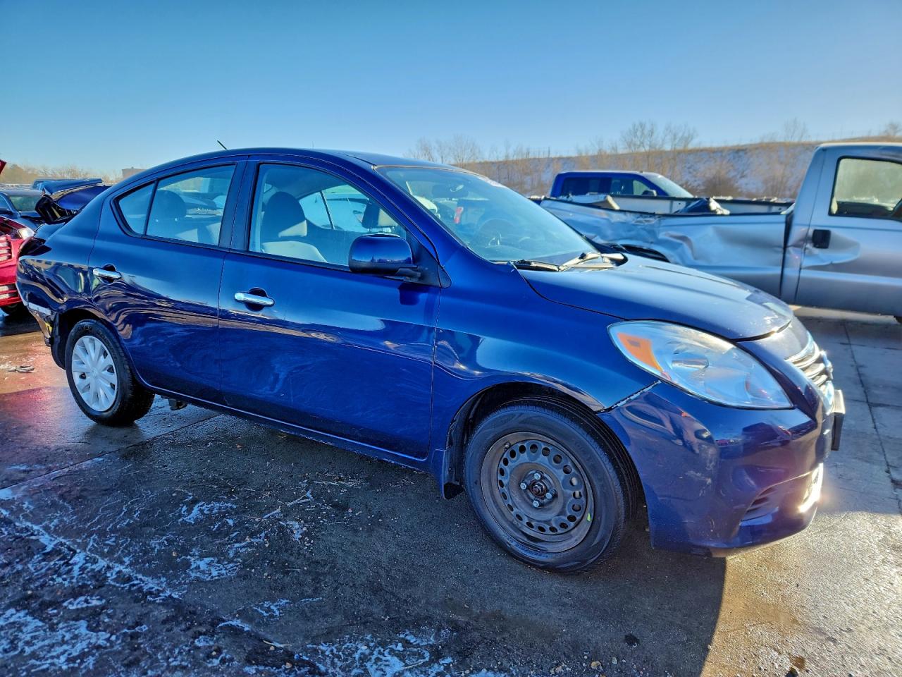 NISSAN VERSA S