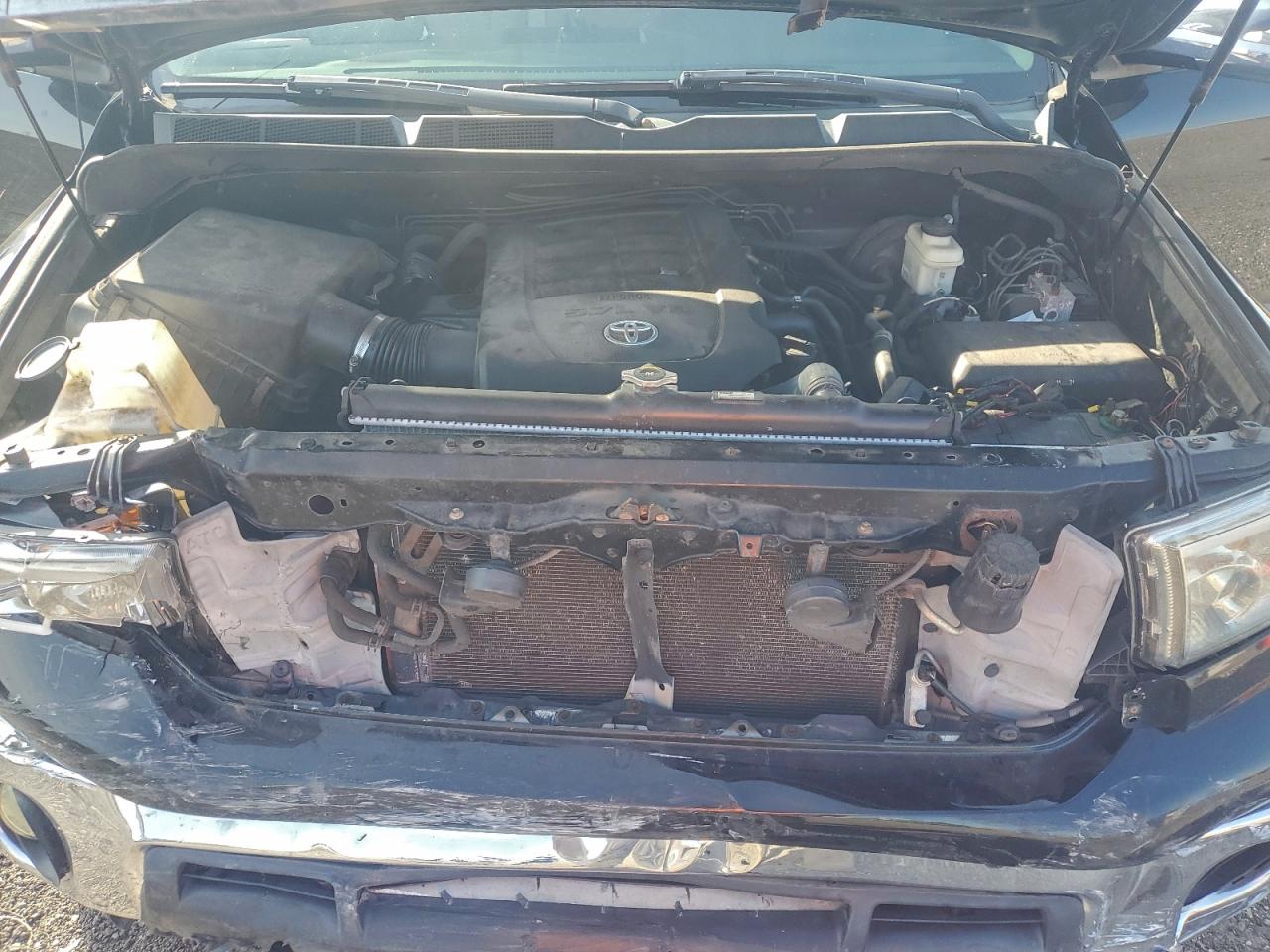 TOYOTA TUNDRA DOUBLE CAB SR5