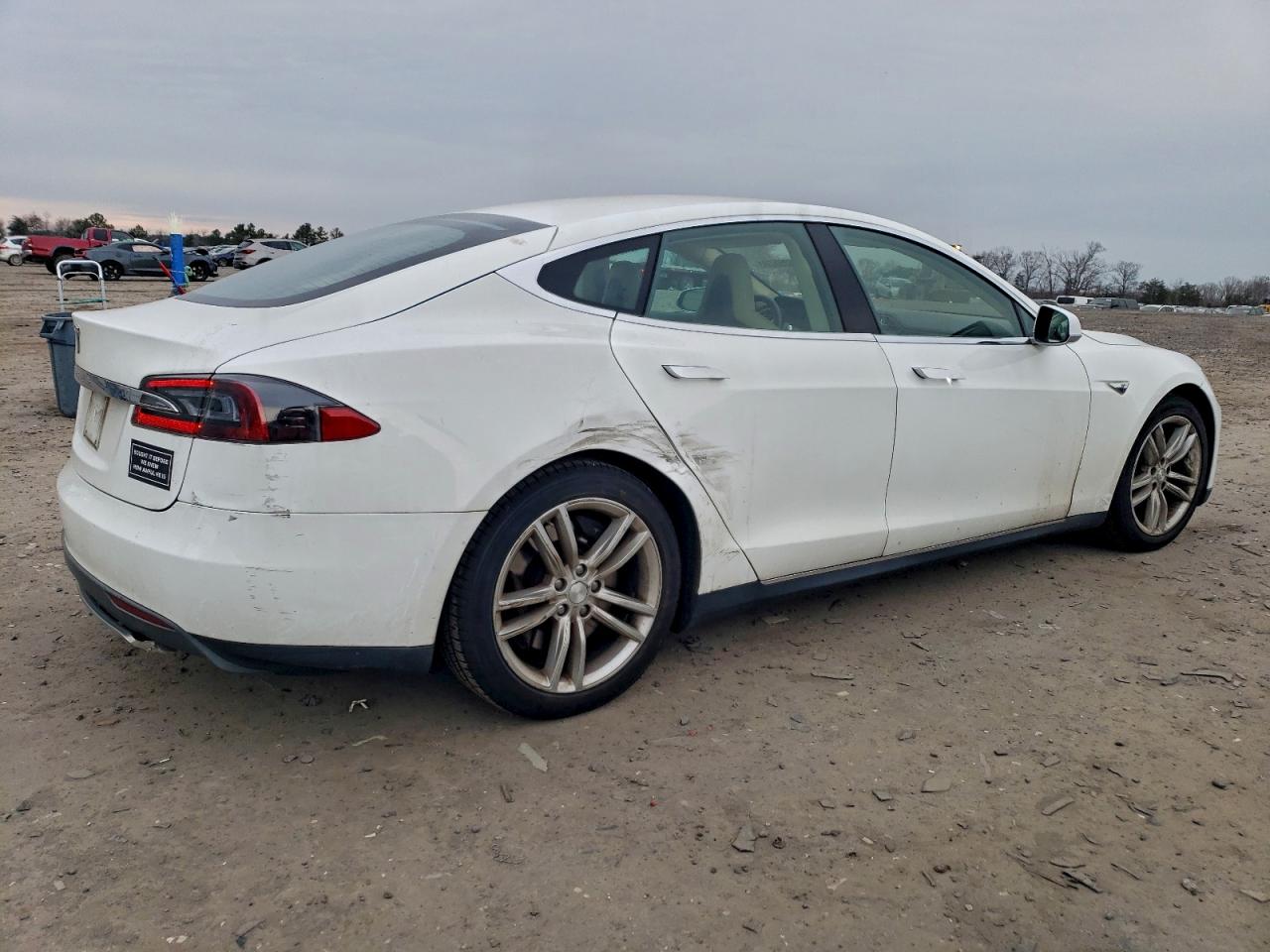 TESLA MODEL S