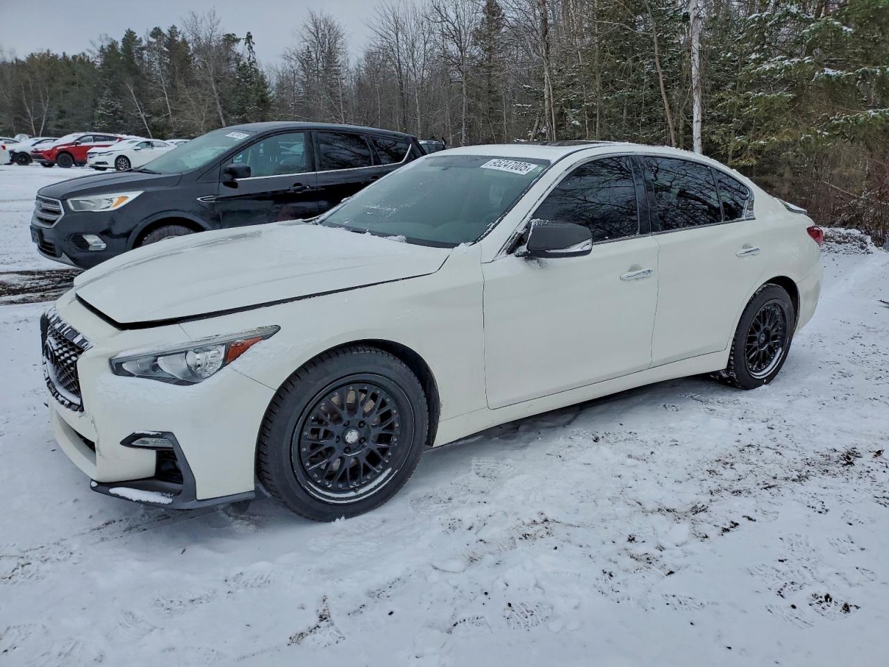 INFINITI Q50 LUXE