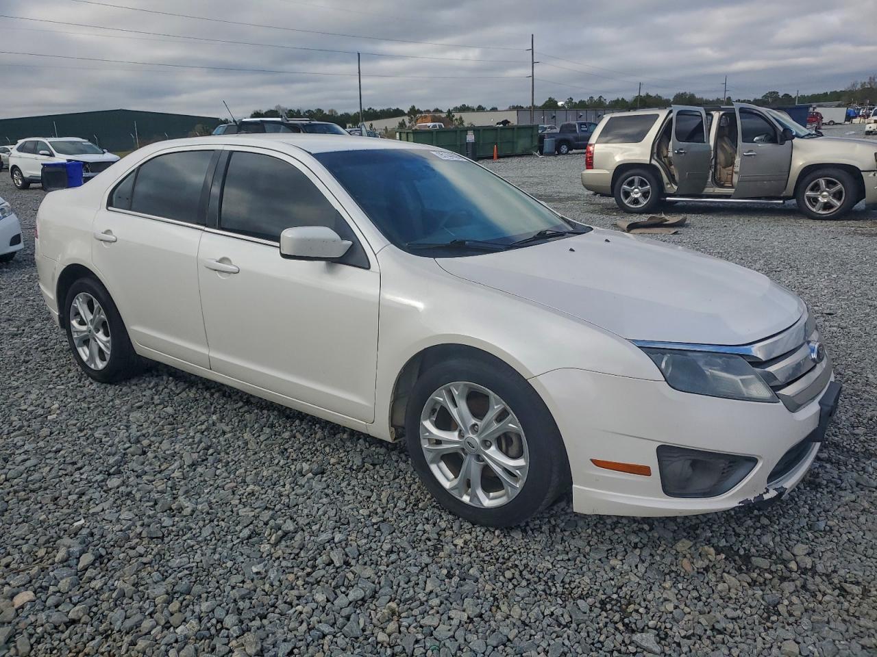 FORD FUSION SE