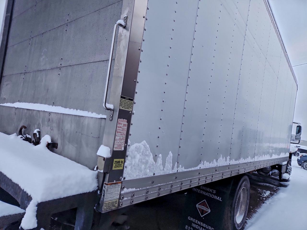 Lot #3304457584 2017 INTERNATIONAL 4300