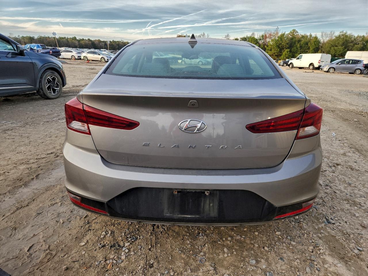 HYUNDAI ELANTRA SEL