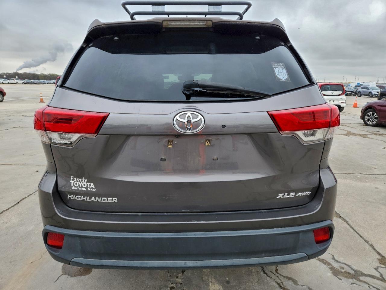 TOYOTA HIGHLANDER SE