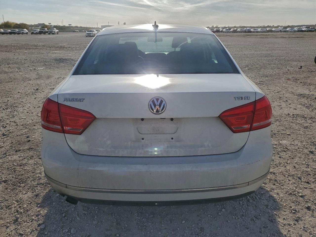 Lot #3315916119 2015 VOLKSWAGEN PASSAT SE