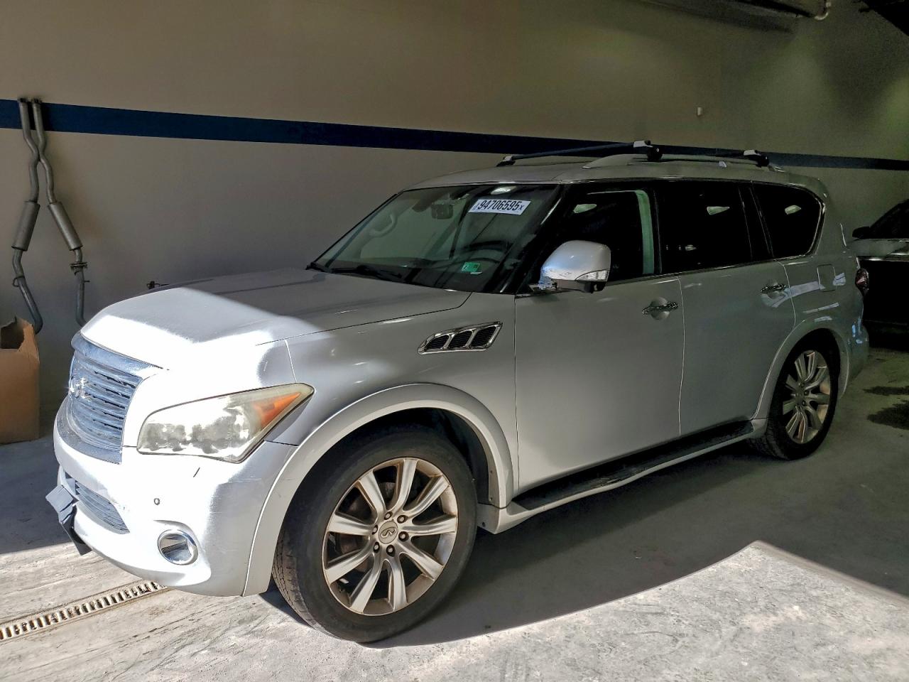 INFINITI QX56