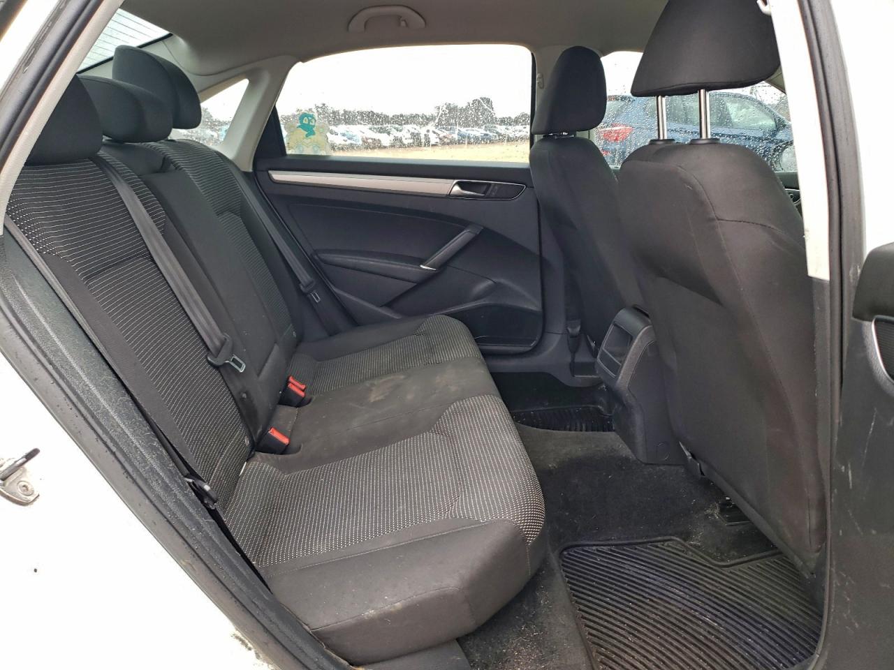 Lot #3318884937 2017 VOLKSWAGEN PASSAT S