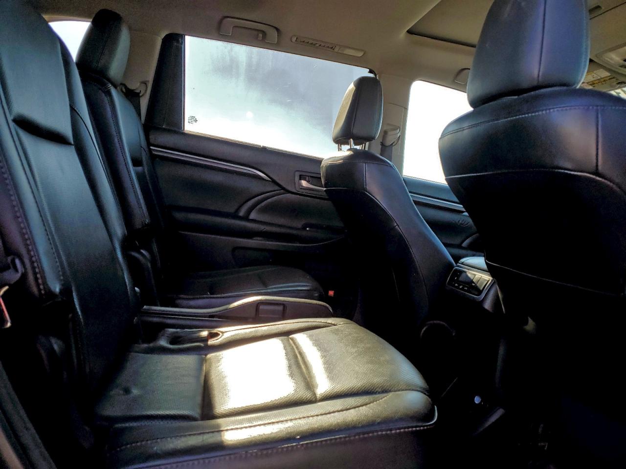 TOYOTA HIGHLANDER LIMITED