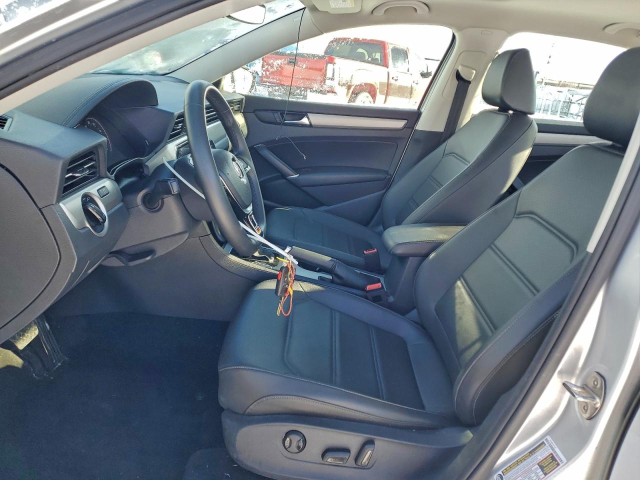 VOLKSWAGEN PASSAT SE