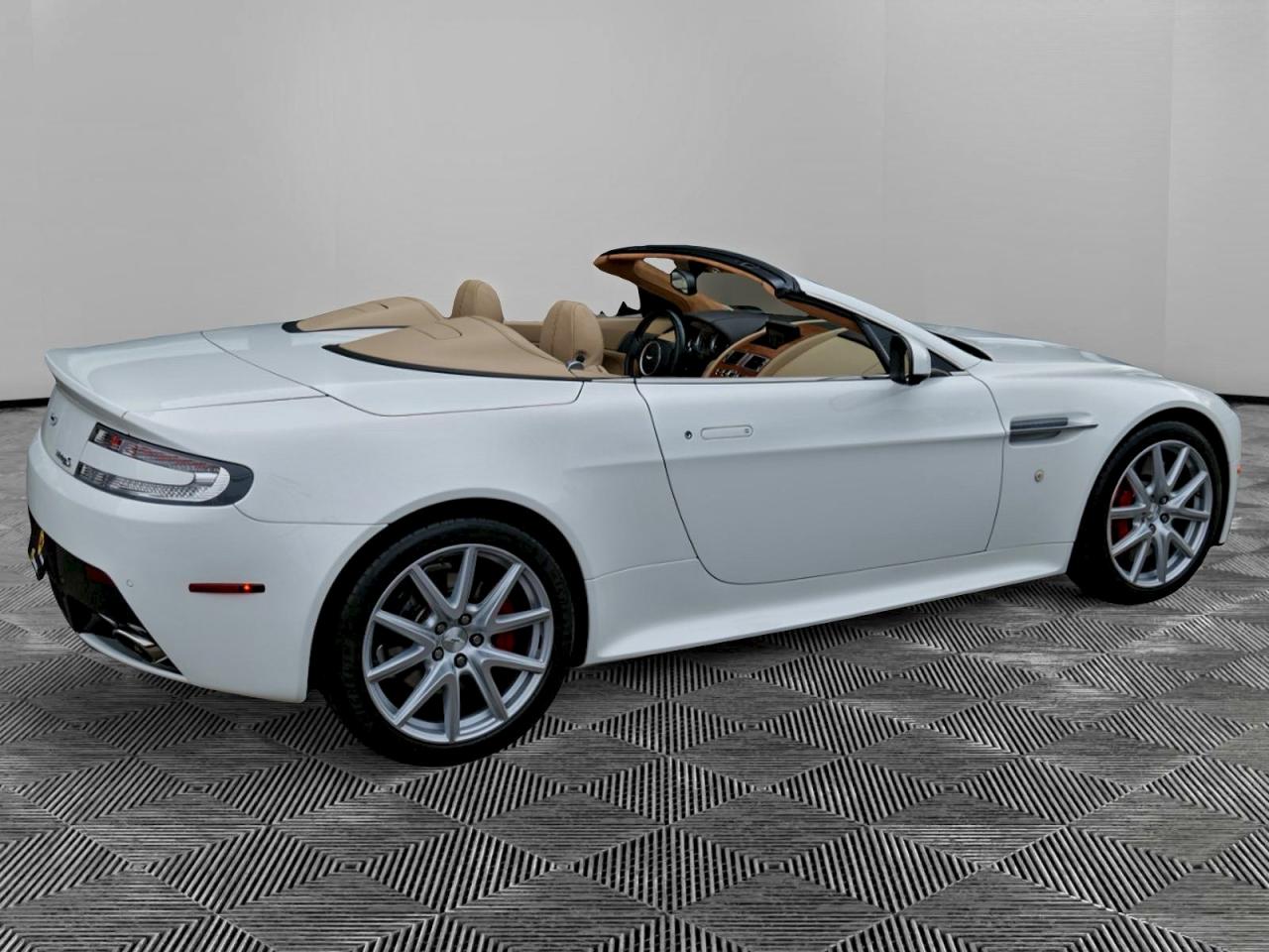 ASTON MARTIN VANTAGE S