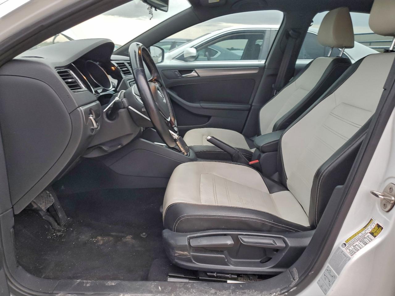 VOLKSWAGEN JETTA SPORT