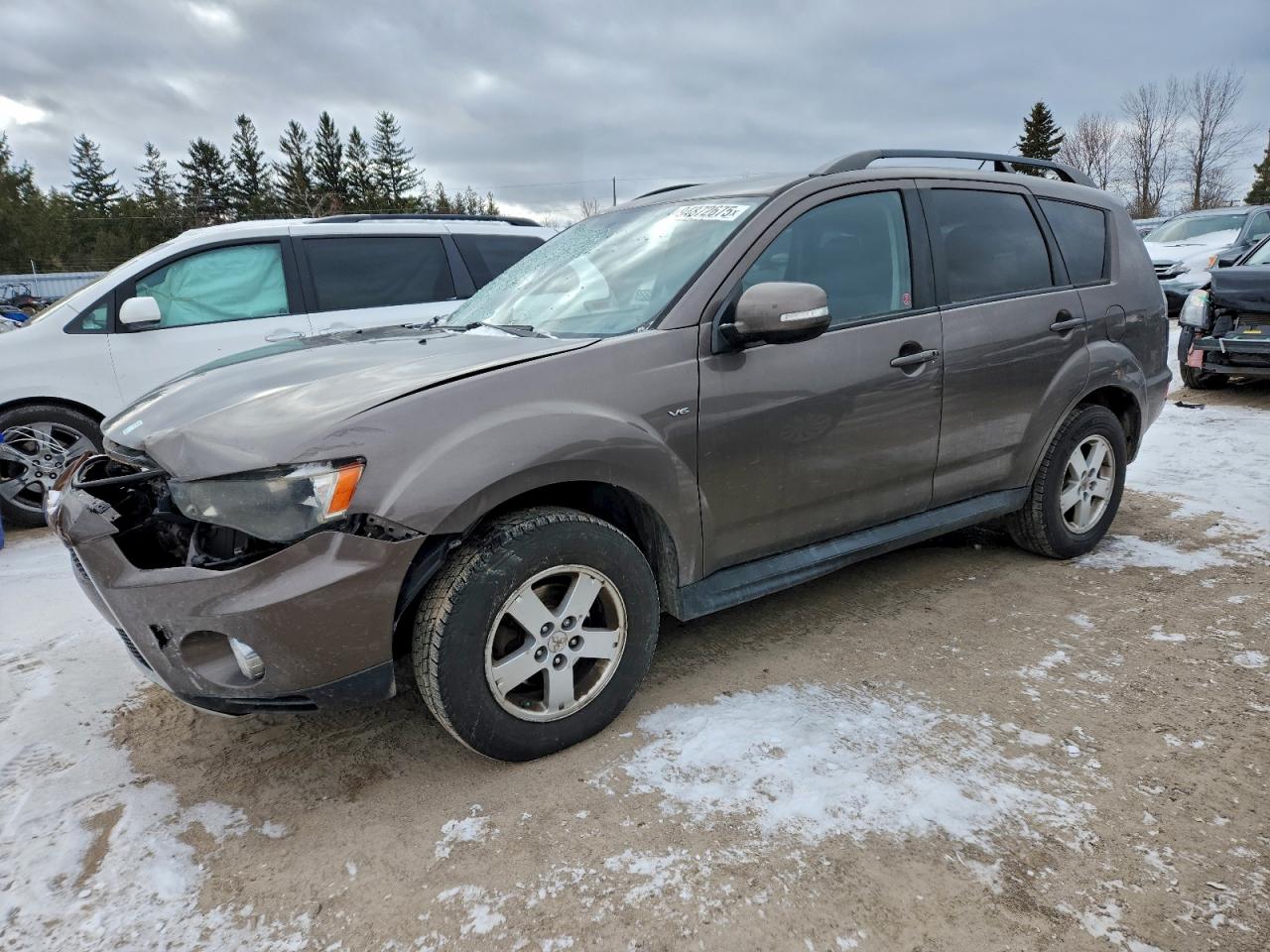 MITSUBISHI OUTLANDER SE