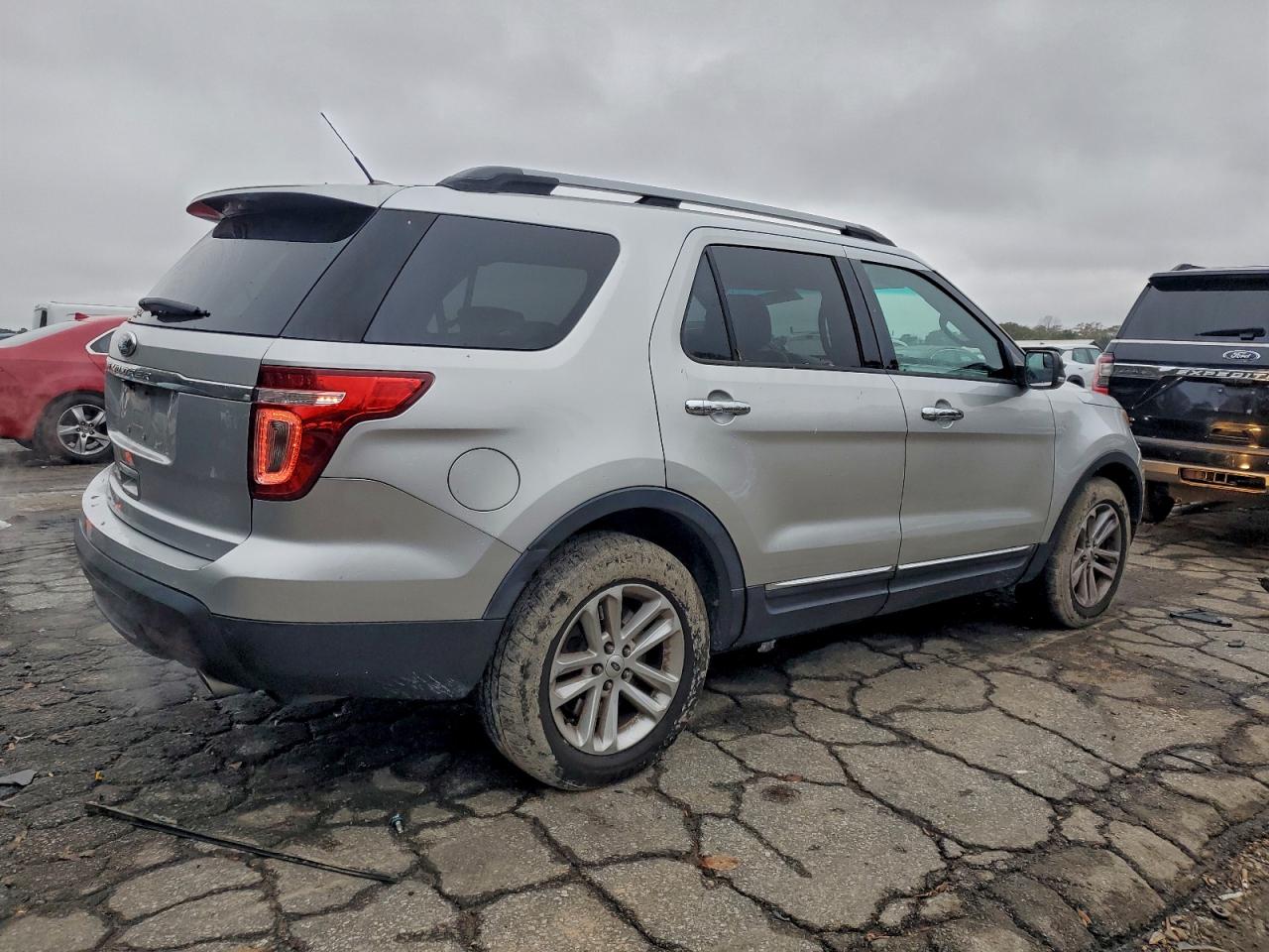 FORD EXPLORER XLT