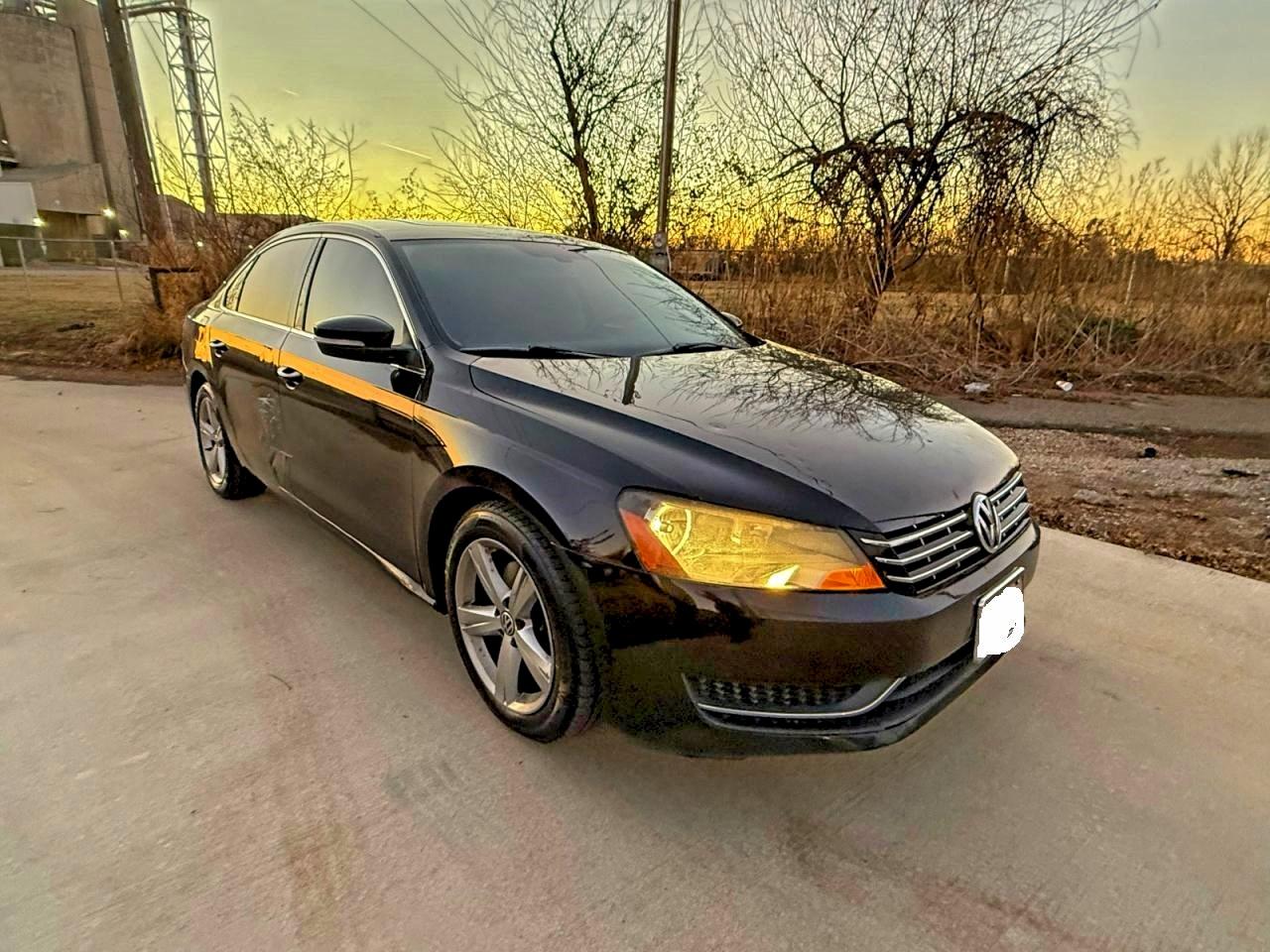 Lot #3311456243 2012 VOLKSWAGEN PASSAT SE