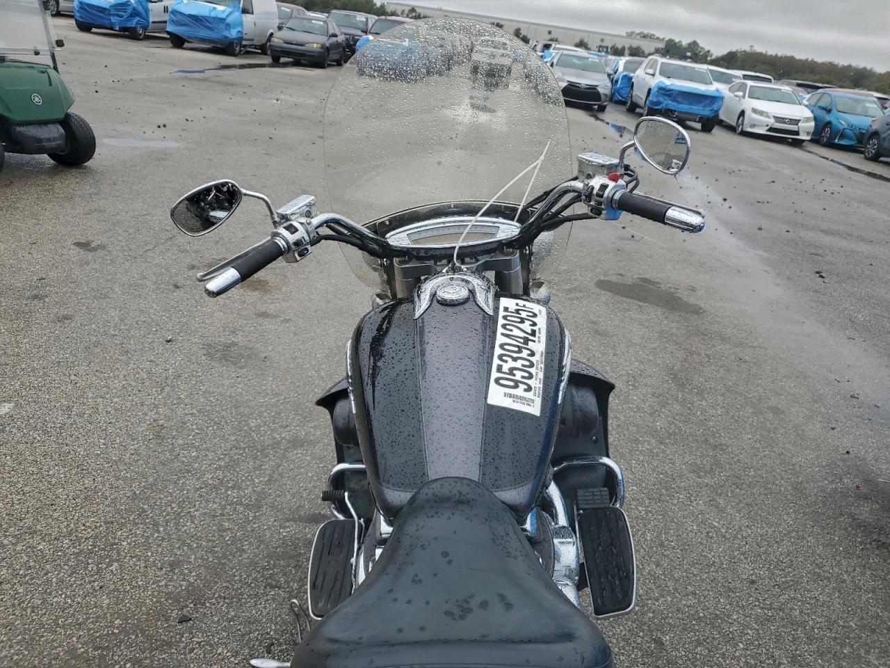 Lot #3308239177 2005 YAMAHA XVZ13 CT