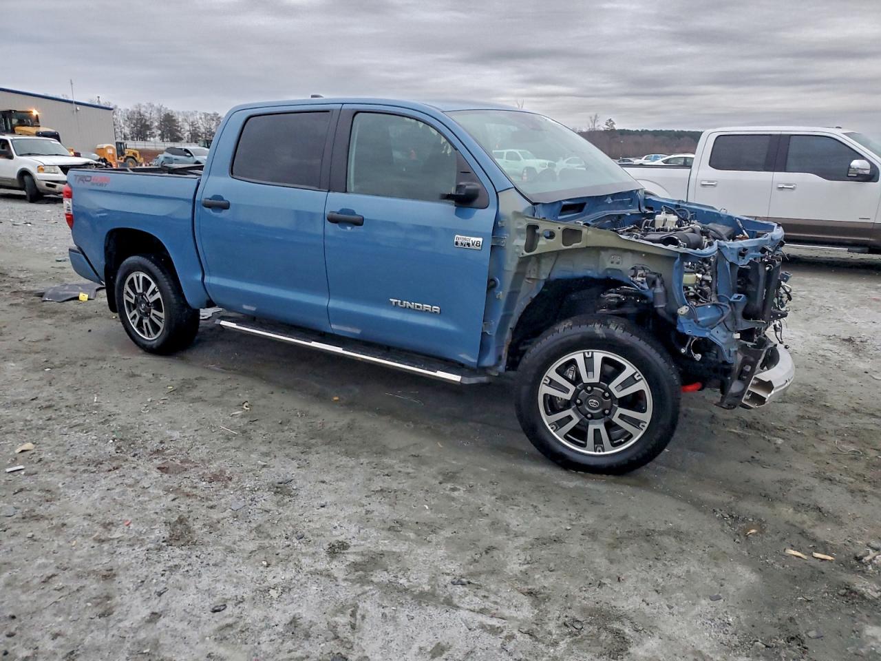 TOYOTA TUNDRA CREWMAX SR5