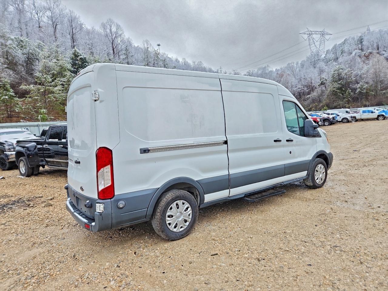 Lot #3310371975 2016 FORD TRANSIT T-