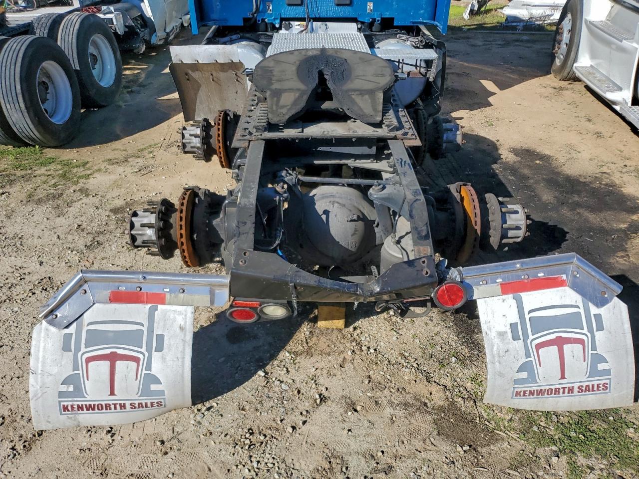 Lot #3318185947 2018 PETERBILT 579