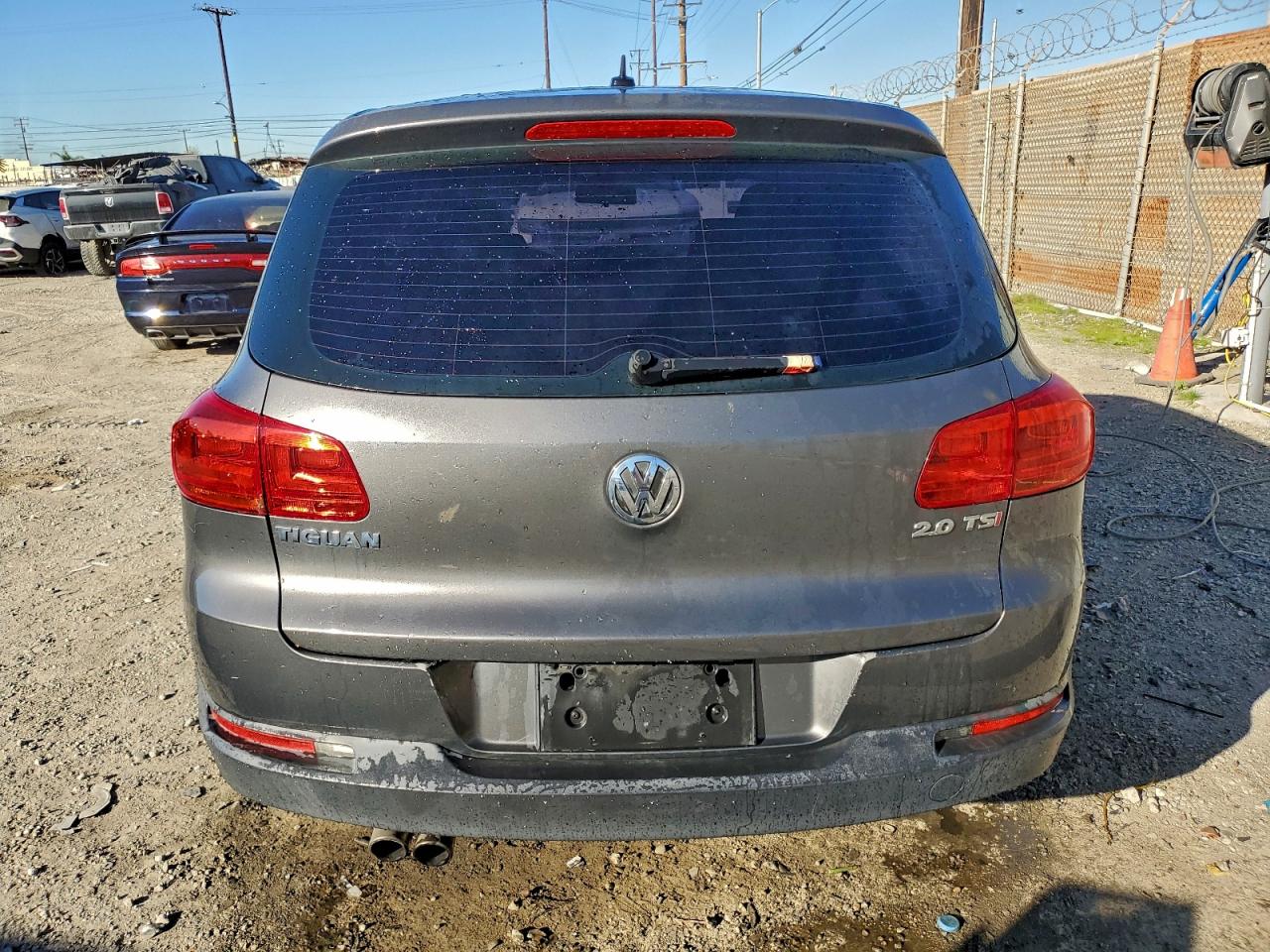 Lot #3308360302 2012 VOLKSWAGEN TIGUAN S