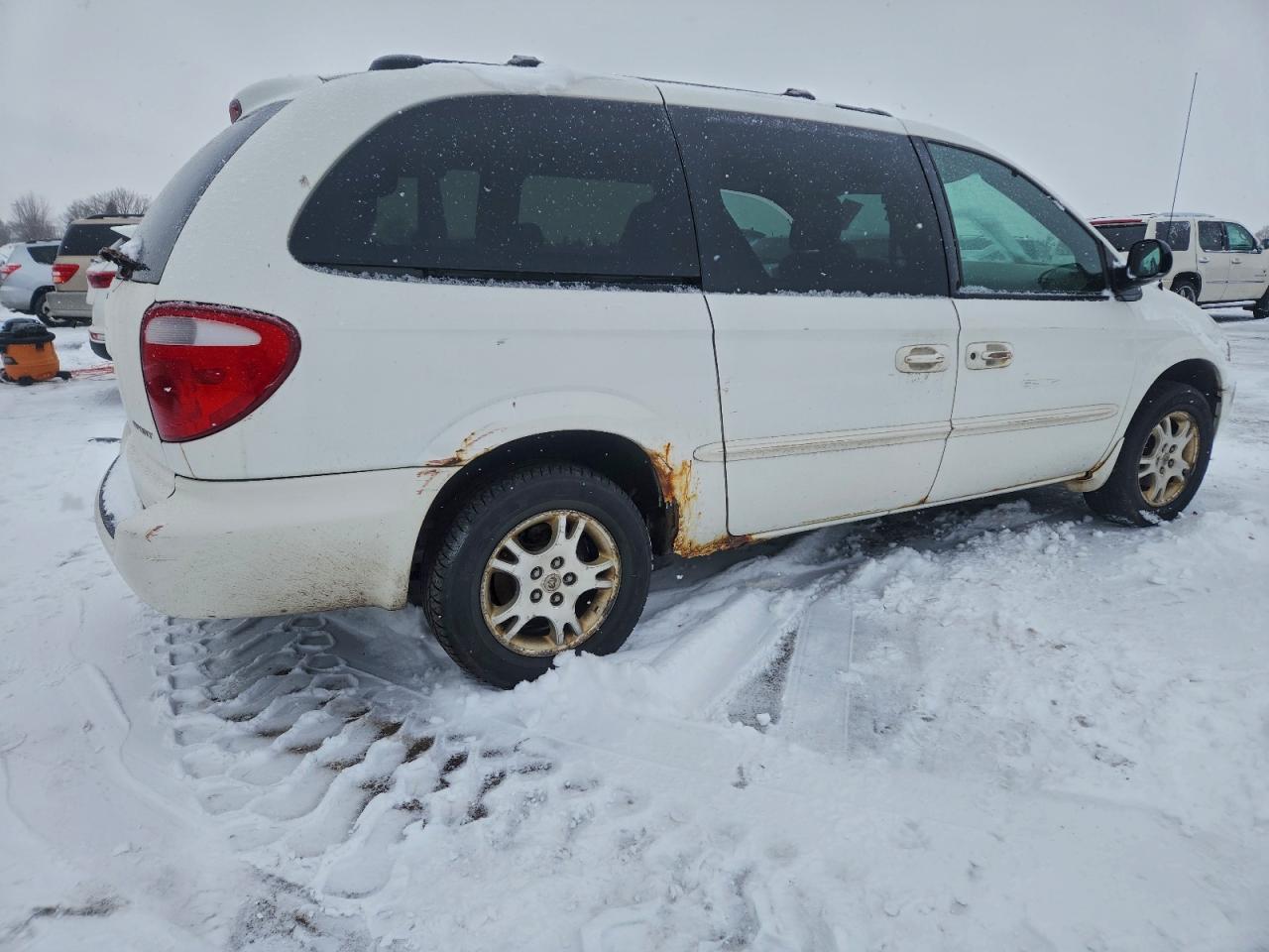 Lot #3301790343 2002 DODGE GRAND CARA