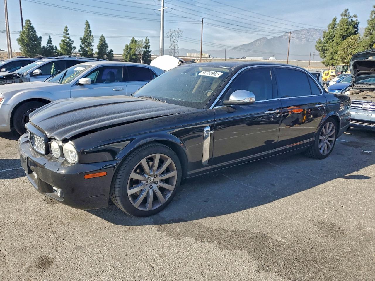 Lot #3318929919 2008 JAGUAR XJ VANDEN