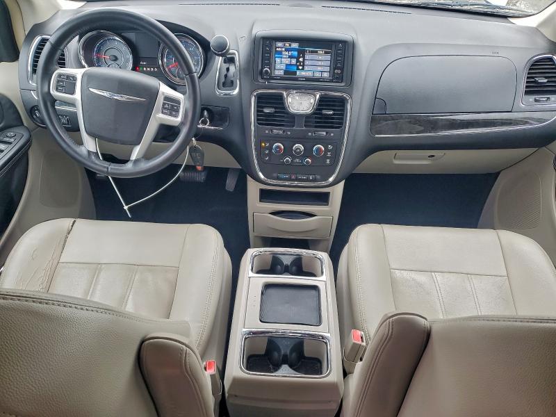 2016 CHRYSLER TOWN & COU #3308339056