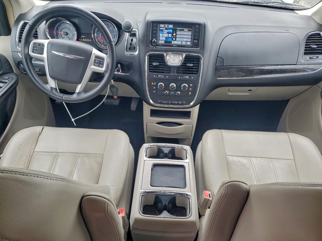 CHRYSLER TOWN & COUNTRY LX