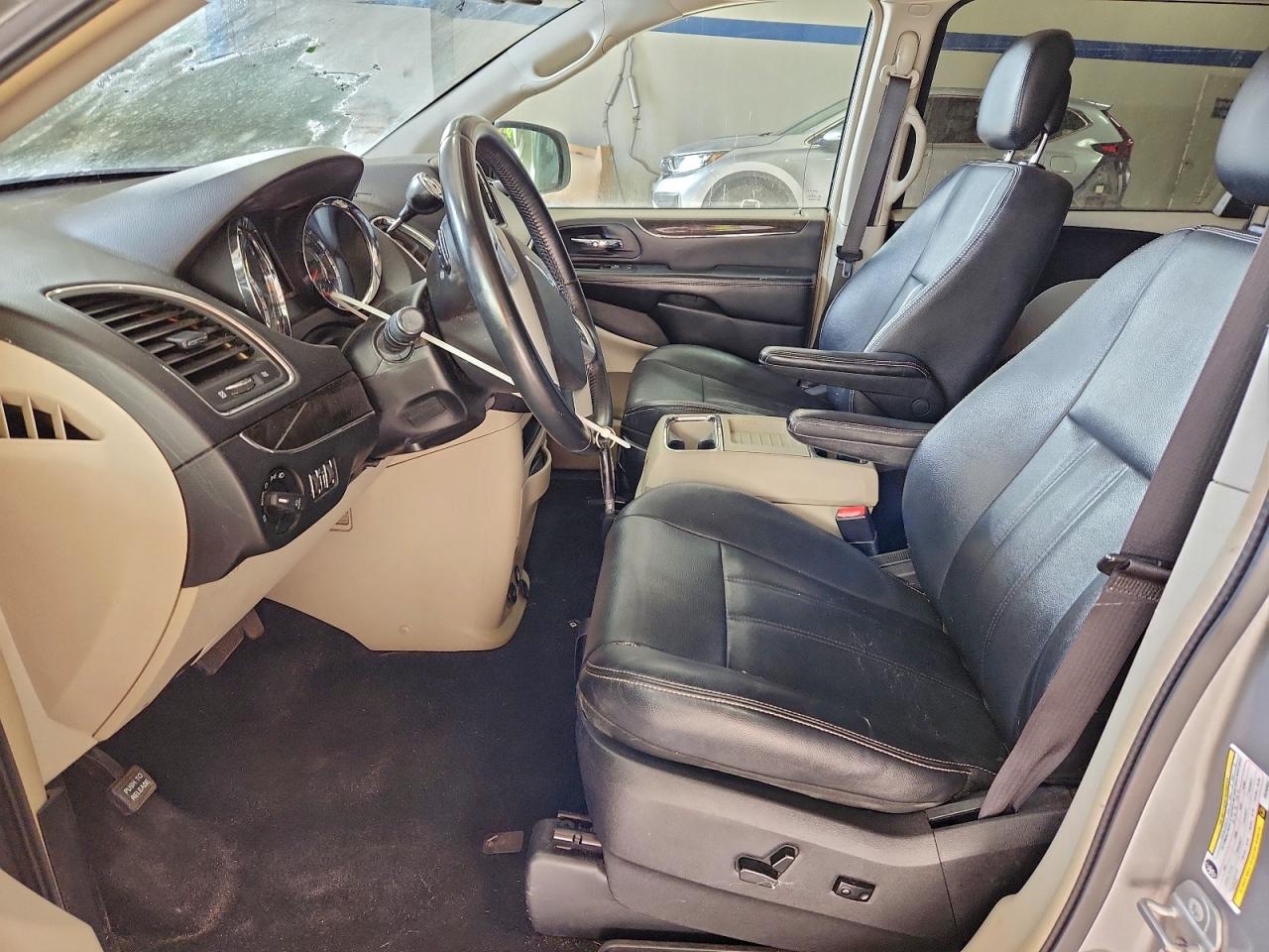 CHRYSLER TOWN & COUNTRY TOURING