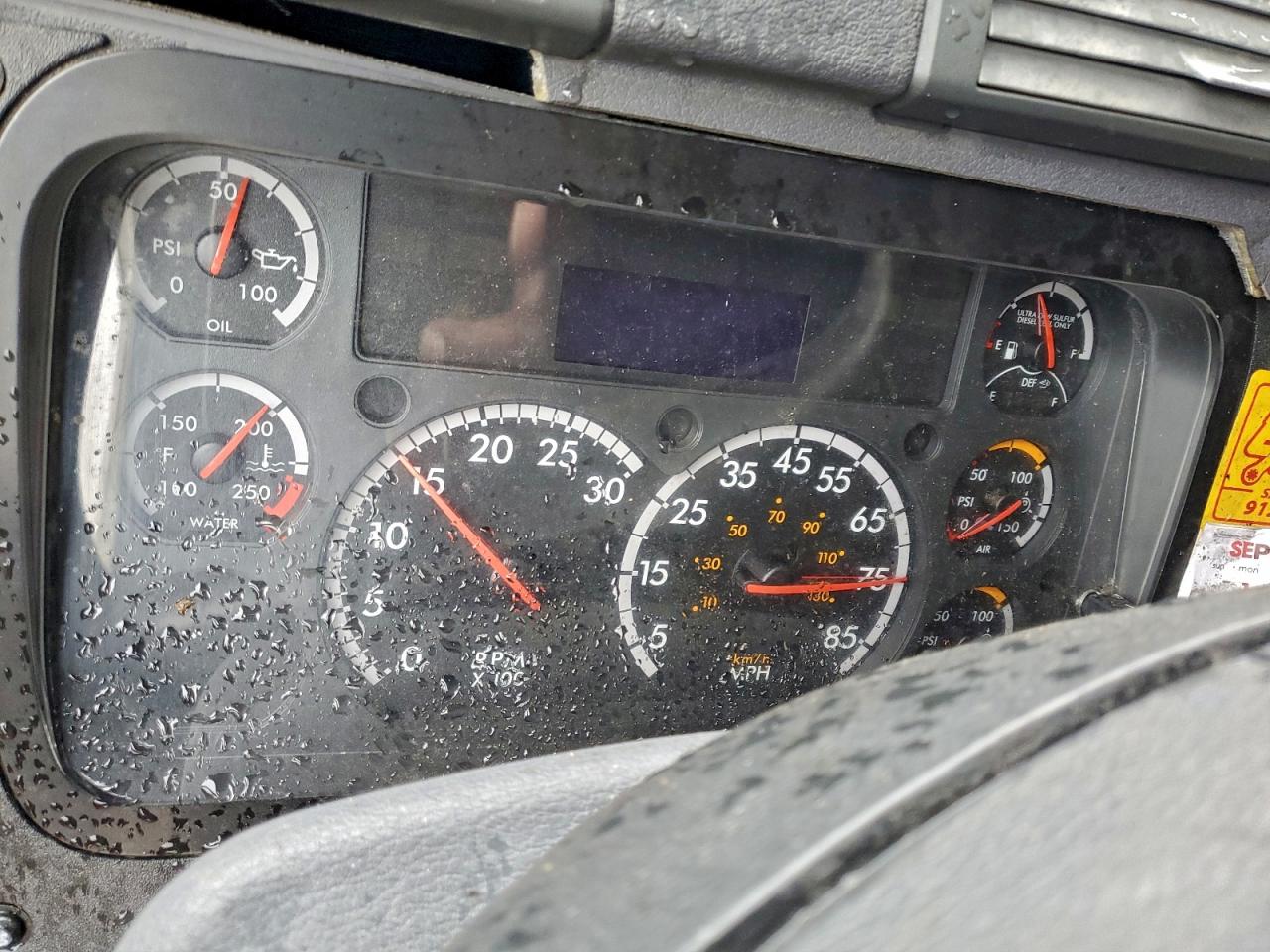 Lot #3309242618 2017 FREIGHTLINER CASCADIA 1