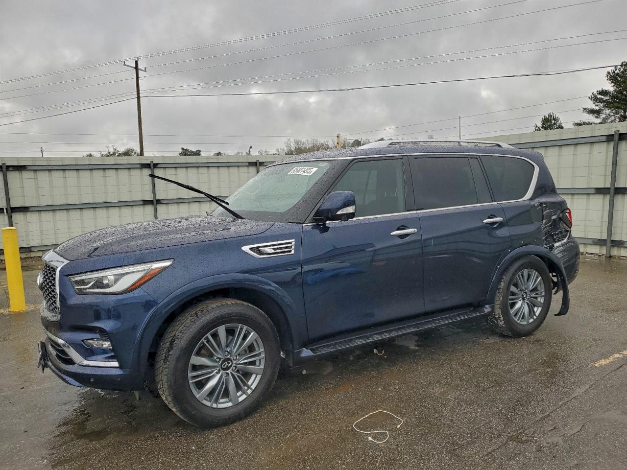 INFINITI QX80 LUXE