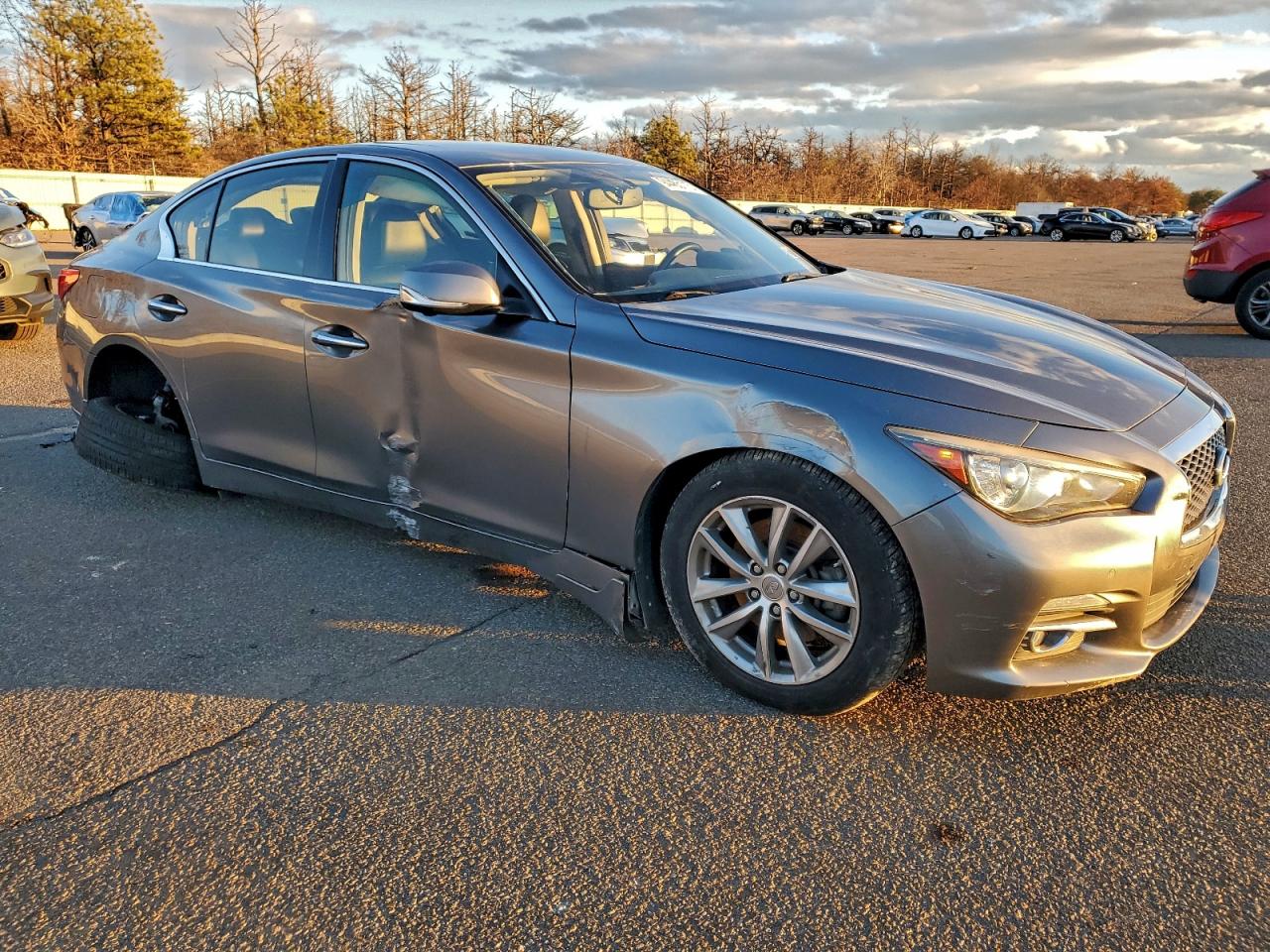 INFINITI Q50 PREMIUM