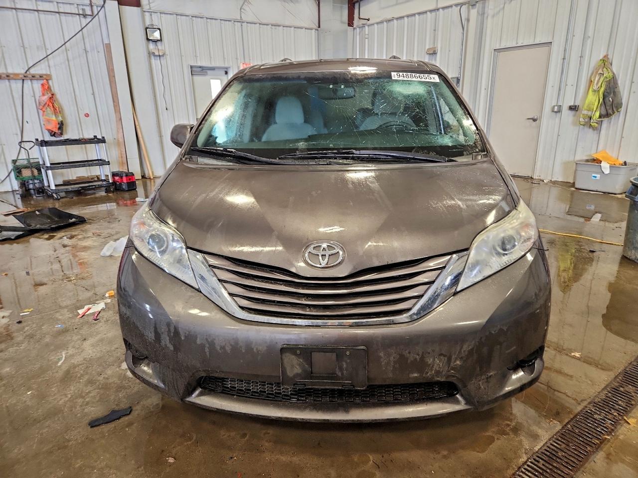 Lot #3304643941 2016 TOYOTA SIENNA LE