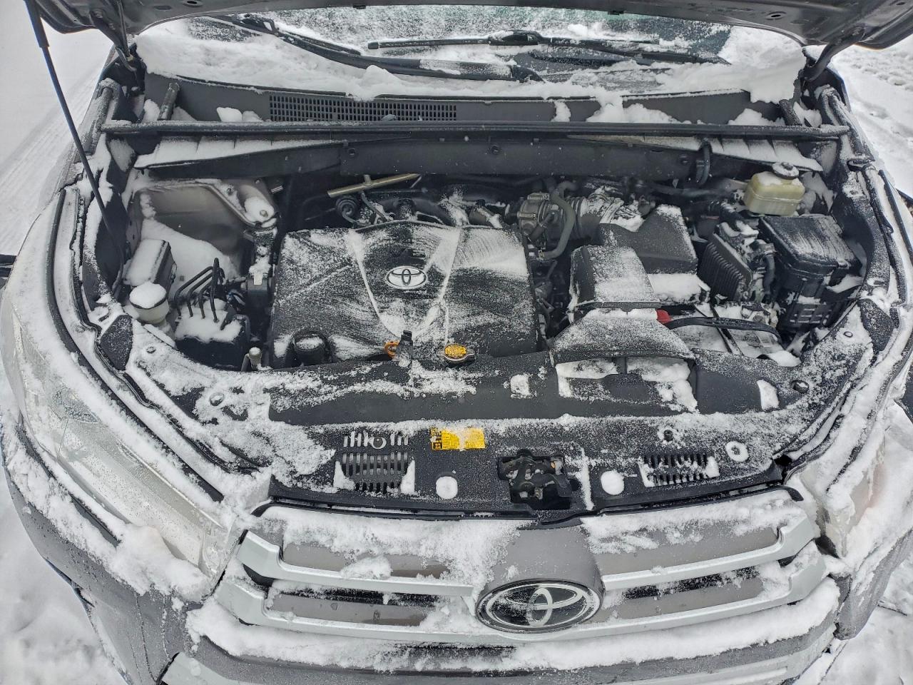 TOYOTA HIGHLANDER SE