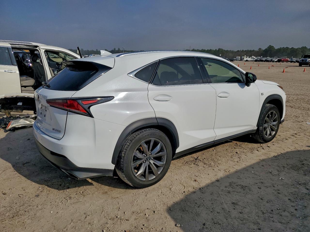 LEXUS NX 300 BASE