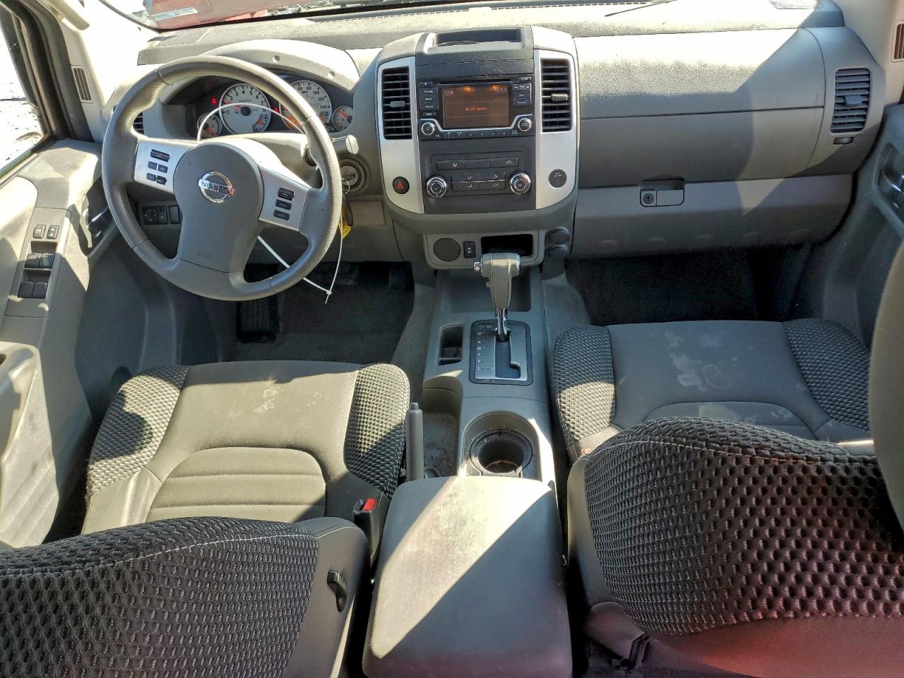 NISSAN FRONTIER S