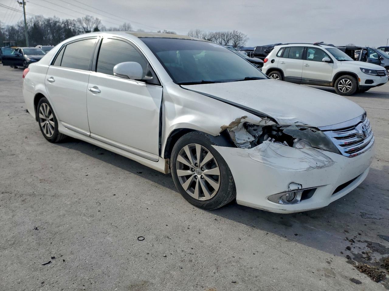 Lot #3302824925 2011 TOYOTA AVALON BAS