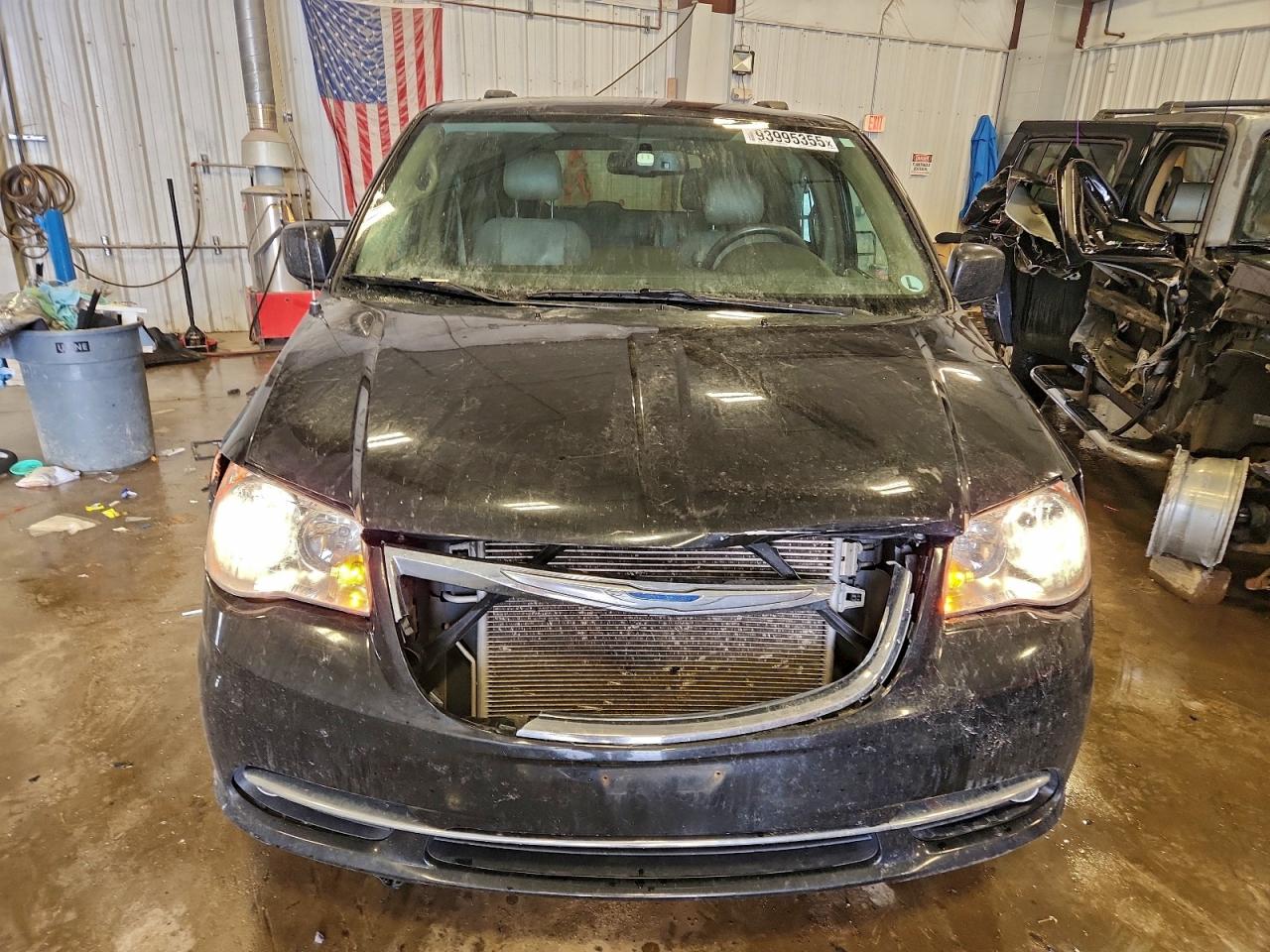 CHRYSLER TOWN & COUNTRY TOURING