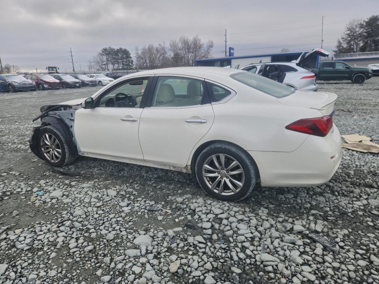 INFINITI Q70 3.7 LUXE
