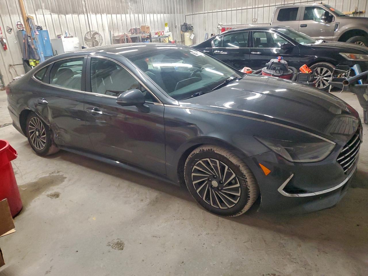 HYUNDAI SONATA HYBRID