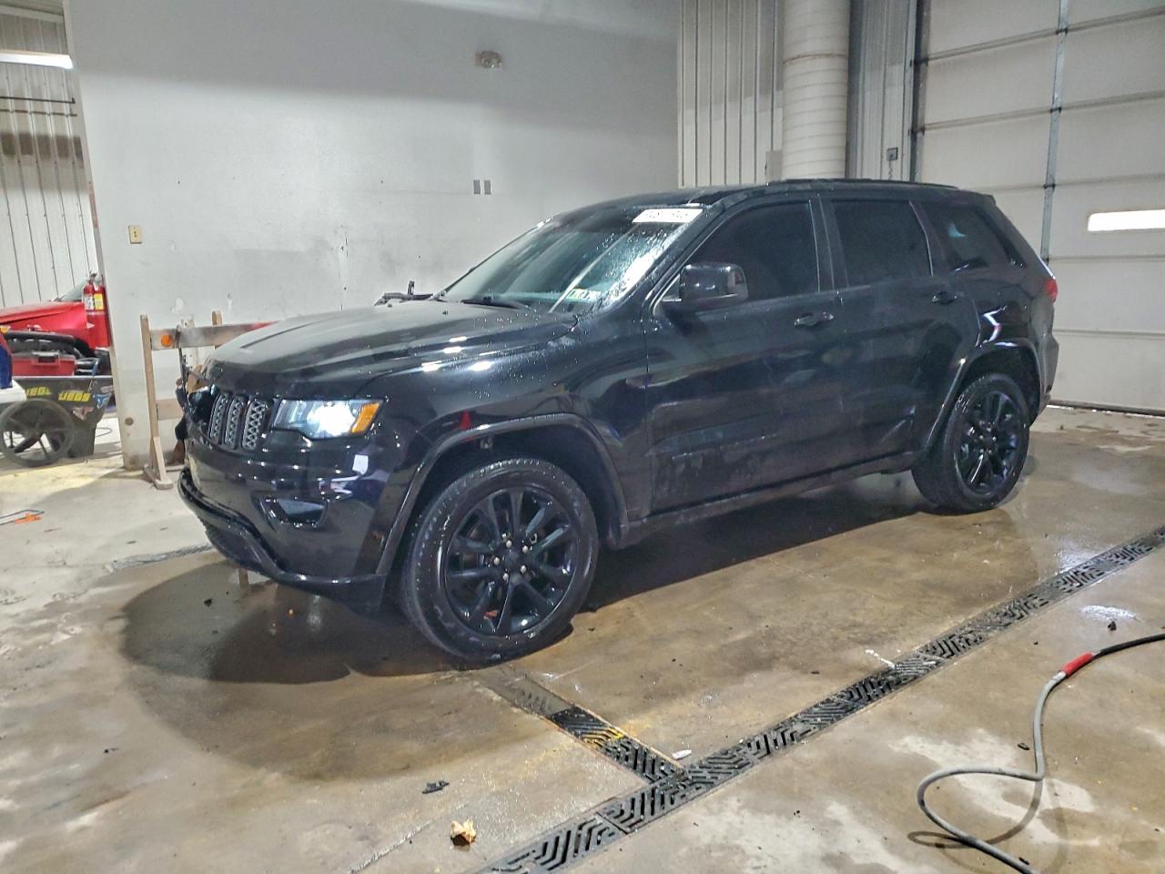 JEEP GRAND CHEROKEE LAREDO