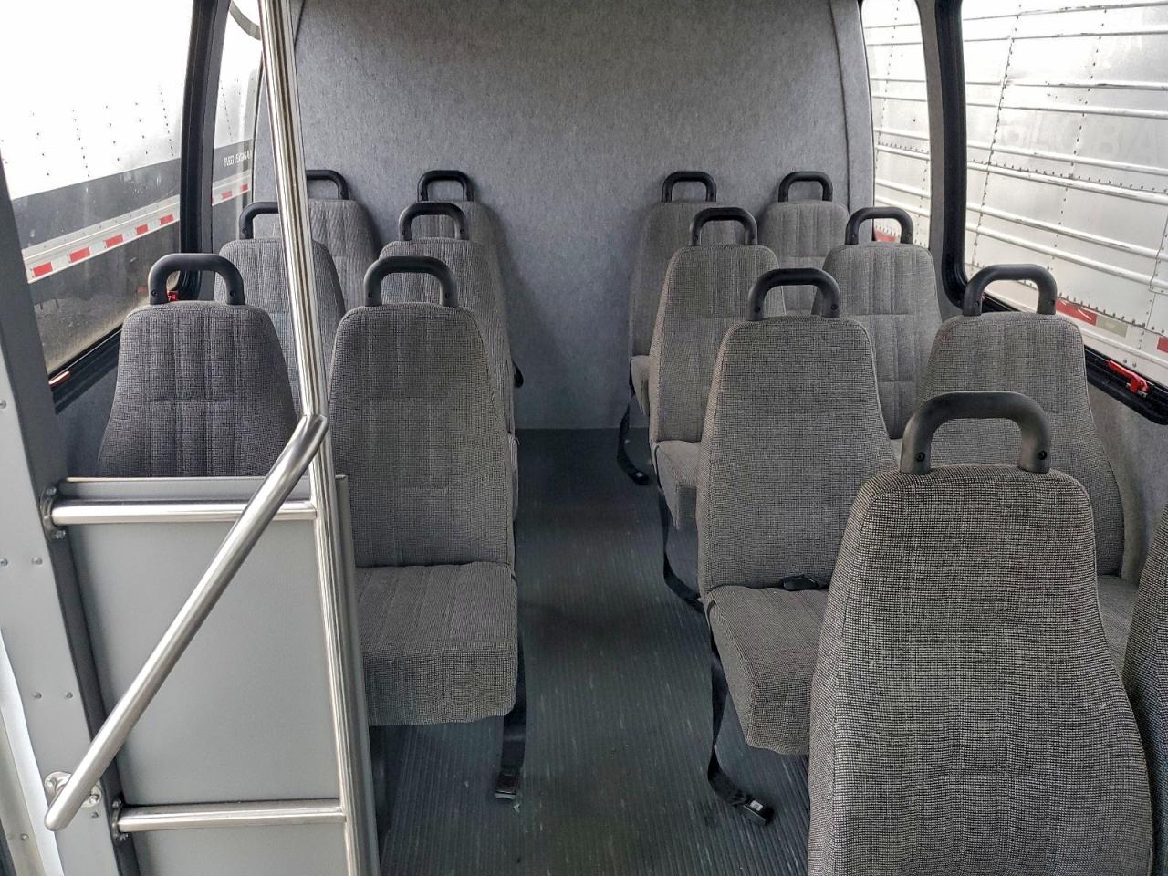 FORD ECONOLINE E350 SUPER DUTY CUTAWAY VAN